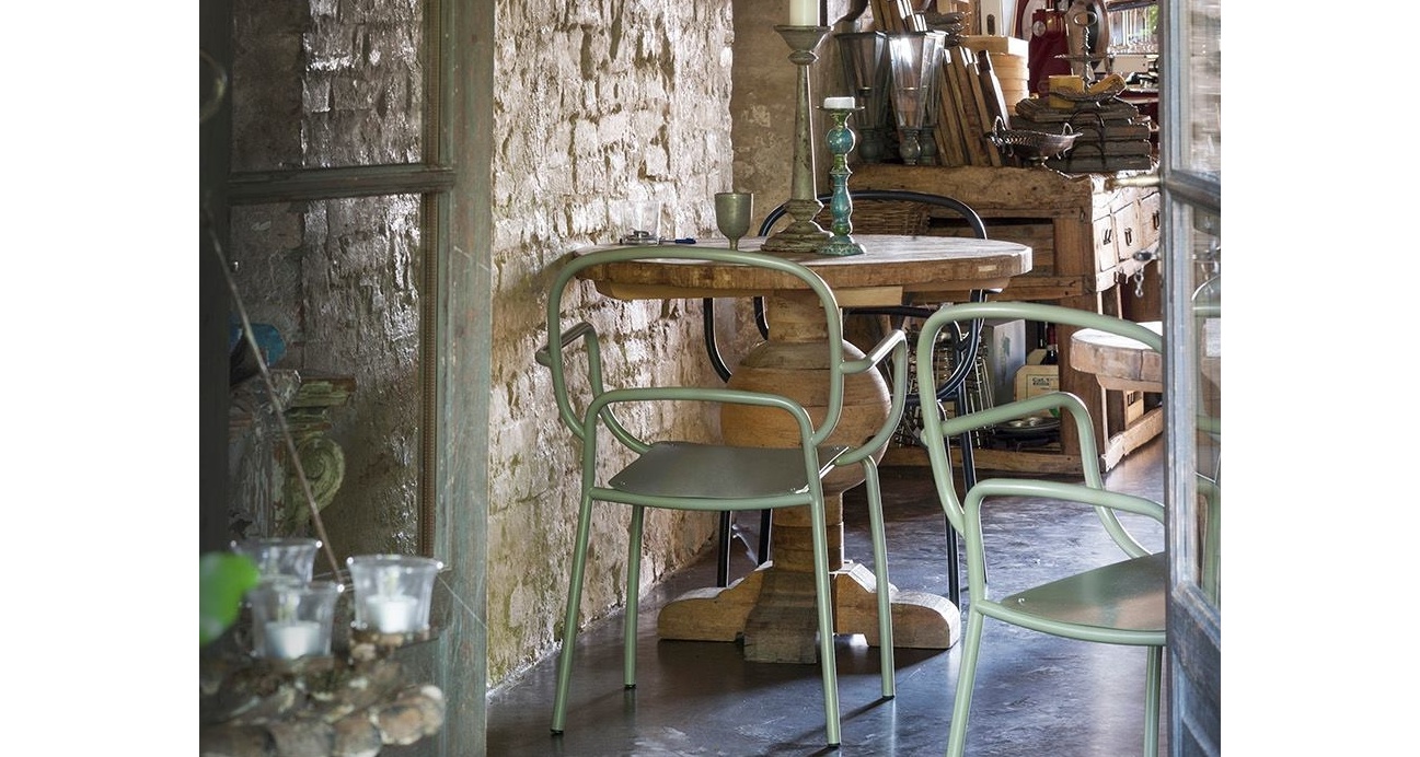 Chairs & More